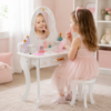 7137CF5E-0F65-4265-BF61-C329603B14AC Veľký drevený detský toaletný stolík so zrkadlom, Biely + doplnky